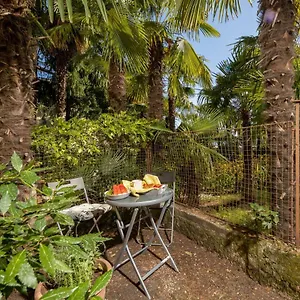  Apartment Naval With Garden