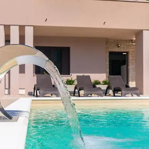 Apartman Ela, Fiume