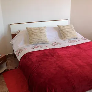 Mis Floura Apartment