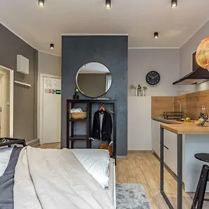 Apartman Number 1, Fiume